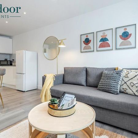 Milton Keynes Apartments, Sleeps Up To 5, Free Parking, Free Wifi & Movies, 7 Mins Drive To Milton Keynes Central Station For Direct Trains To London & The North Exterior photo